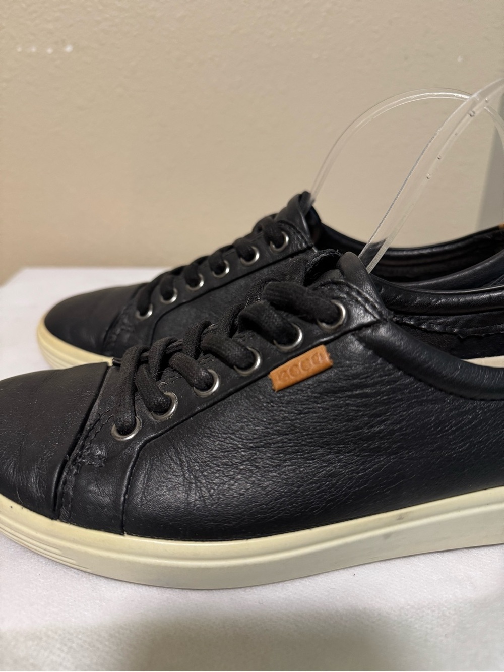 Ecco Black Leather Lace-Up Low Sneakers with Cream Insole - Picture 6 of 8